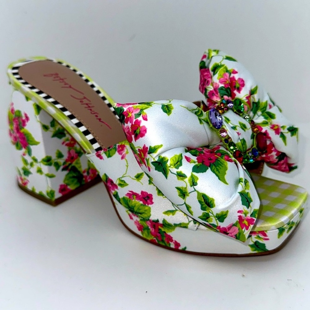 Betsey Johnson Possie Floral Print Sandals - Picture 4 of 4